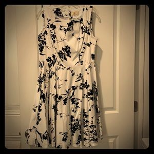 White and black floral dress size XXL